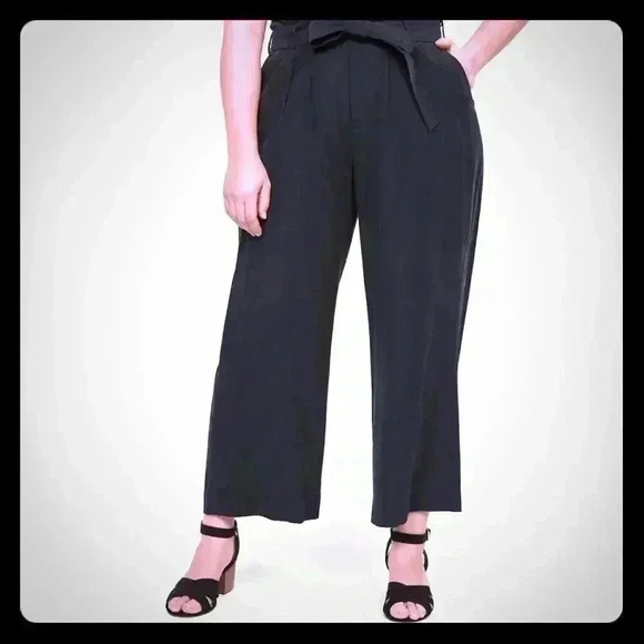 Lane Bryant Pants - NWT Lane Bryant Wide Leg Black Ankle Pant Size 26